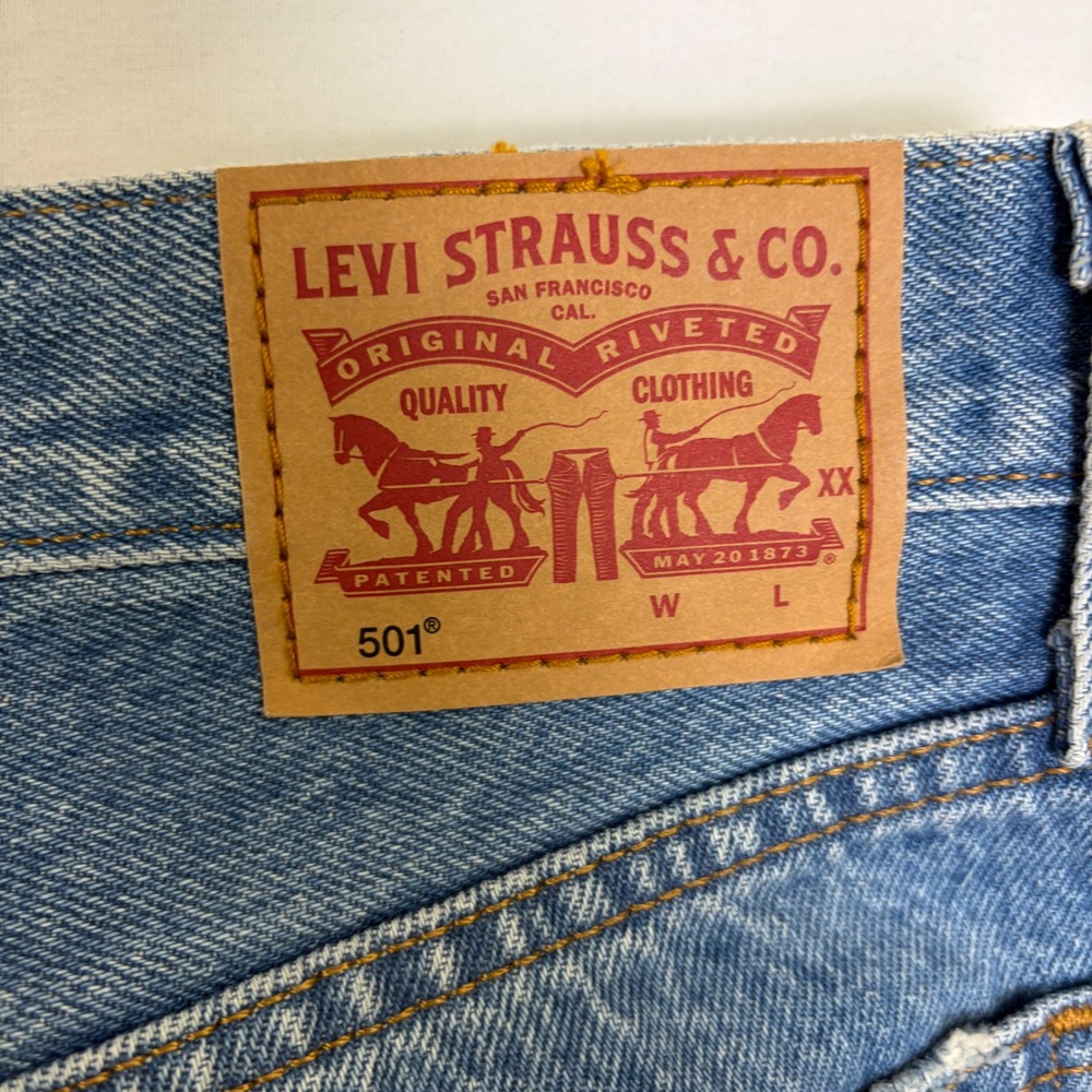 Levis 501 Original Cropped Jeans Womens 27 Medium Wash Blue Button Fly - Picture 8 of 11